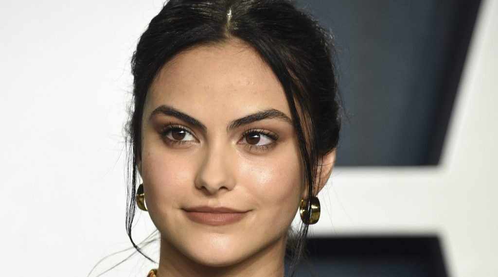 Camila Mendes u crnoj komediji inspiriranom starim filmom