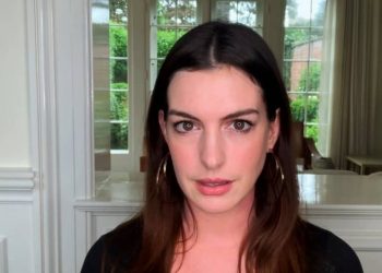 Anne Hathaway u romantičnoj komediji