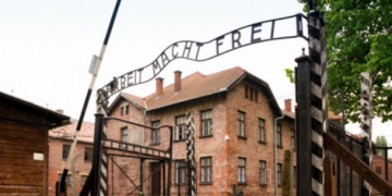 Umro posljednji preživjeli osloboditelj Auschwitza!