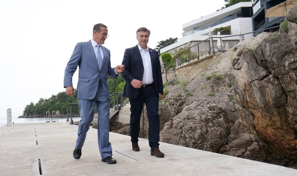 Tko je moćni medijski gay i Židov CNN-a koji zamjera Hrvatskoj nedovoljnu cjepljenost?