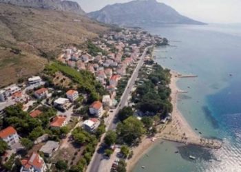 Dugi Rat- još jedan ljepotan Jadrana koji trebate posjetiti