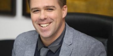 U Splitu cirkus. Stanišić prijavio Prkića komunalnom, Prkić nastavio uvredama, Stanišić udrio po Hitleru….