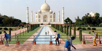 INDIJA: Taj Mahal otvorio vrata za turiste, mjere u zemlji popuštaju