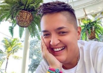 Glavna u bazenu: Marija Šerifović skinula se u bikini