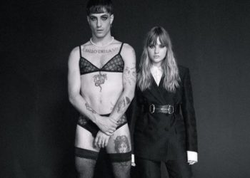 Zavodljivi Talijan pozirao u grudnjaku i mrežastim čarapama, obožavatelji oduševljeni