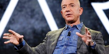 Jeff Bezos službeno napustio Amazon