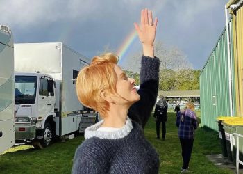 Nicole Kidman neprepoznatljiva sa kratkom kosom na snimanju serije “Roar”!