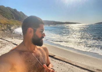 Zgodni Bali beg pozirao na plaži, prizorom oduševio obožavateljice