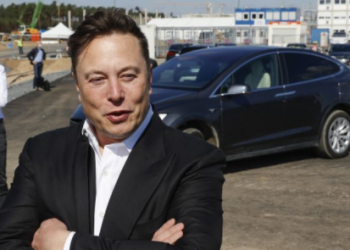 Musk kupio kartu za svemir u Bransonovoj letjelici!