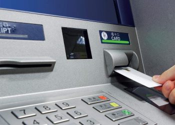 U Hrvatskoj raste broj bankomata, poslovnica i bankara sve manje, a naknade sve veće