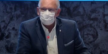 Markotićka: Izbor je ili cjepiva ili groblja / Beroš: Cjepiva nisu obavezna ali ni naša pomoć / Božinović citirao Ustavni sud