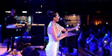 BUDVA: Ceca u bijeloj kristalnoj haljini održala nastup za pamćenje