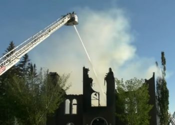 U Kanadi još nađeno 182 dječja groba i u vatri gore crkve (video)