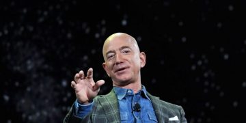 Jeff Bezos dobio dozvolu za putovanje u svemir! Leti narednog tjedna!