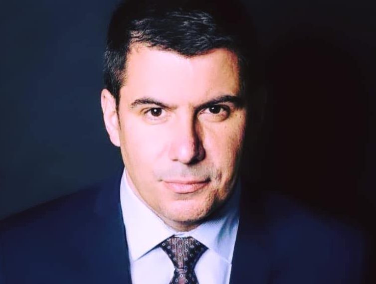 Petrov i Grmoja izjednačili homoseksualizam i pedofiliju. Psihijatar i Grobar bi mi sudili kćer lezbijku