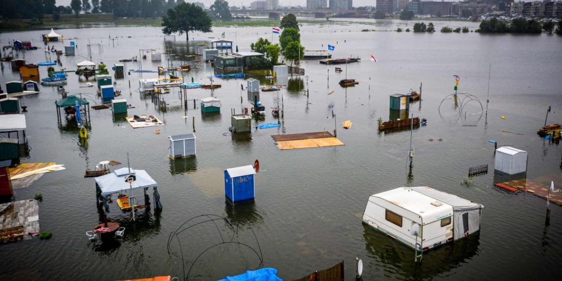 Otvara se zemlja i propadaju kuće. Poplava ubila oko 150 zivota u Njemackoj, Belgiji i Nizozemskoj, traga se za tisućama