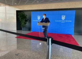 Beroš: Samo 35% zdravstvenih radnika se cijepilo. Razočaran sam. Razboljeni će morati snositi sav zdravstveni trošak.