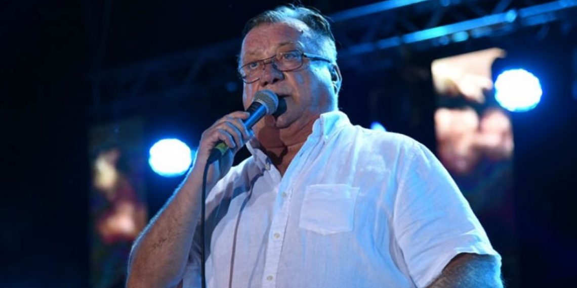 Halid Bešlić priredio spektakl u Banjoj Luci, zajedno sa 7 tisuća ljudi pjevao hitove