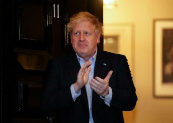 Britanci priznaju greške sa Covidom. Čekaju se odluke SAD, Izraela i Njemačke koje će biti presudne za svijet