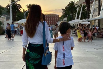 Severina se oglasila o vraćenom starateljstvu: Objavila emotivnu fotografiju sa sinom u zagrljaju!