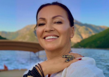 I Nina Badrić uživa u ljetovanju, nakon Hvara vrijeme provodi u Crnoj Gori