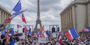 200.000 Francuza prosvjeduje, Macron poslao marice i konjice