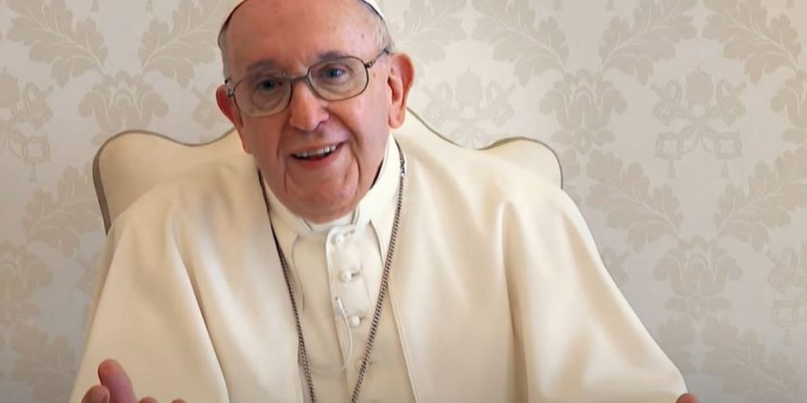 Papa sa kardinalima pozvao vjernike na istrebljenje pandemije i vjeru u cjepivo (video)