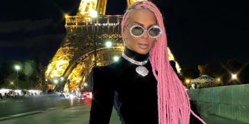 Karleuša pokazala kako uživa u Parizu, za savršen pogled pobrinula se njena gu*a