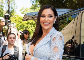 Ceca pokazala brutalan dekolte na prvom snimanju ‘Zvezda Granda’, a o Karleuši izjavila OVO