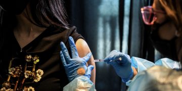 Što se događa u tijelu nakon cijepljenja protiv covida-19?