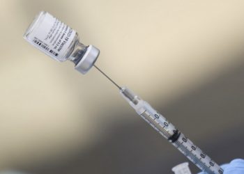 EMA: Dodatnom dozom trebalo bi cijepiti one s oslabljenim imunološkim sustavom!