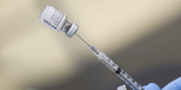 EMA: Dodatnom dozom trebalo bi cijepiti one s oslabljenim imunološkim sustavom!