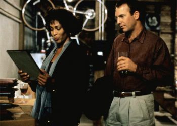 Kultni film ‘The Bodyguard’ sa Whitney Houston i Kevinom Costnerom dobija svoj remake