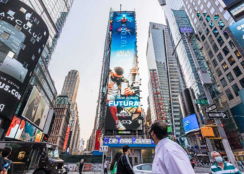 Naslovnica novog albuma Jale Brata osvanula na njujorškom Times Squareu