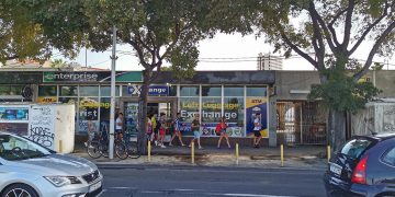 Ivošević čisti štandove istočne obale i hvali se, radnici vape za kruhom