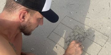 Rakitić na plaži iscrtao hrvatsku zastavu i dobio 45 tisuća lajkova