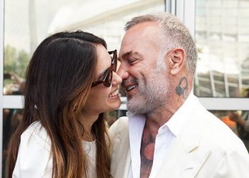 Kontroverzni biznismen odrekao se titule ženskara zbog 27 godina mlađe Sharon