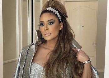 Ana Nikolić na trotoaru sluša numeru bivšeg supruga: “Ženo, saberi se”