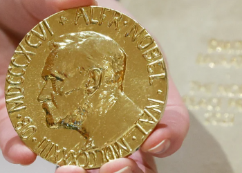 Ruski novinar prodao Nobelovu medalju za 103,5 milijuna dolara i donirao novac za djecu Ukrajine