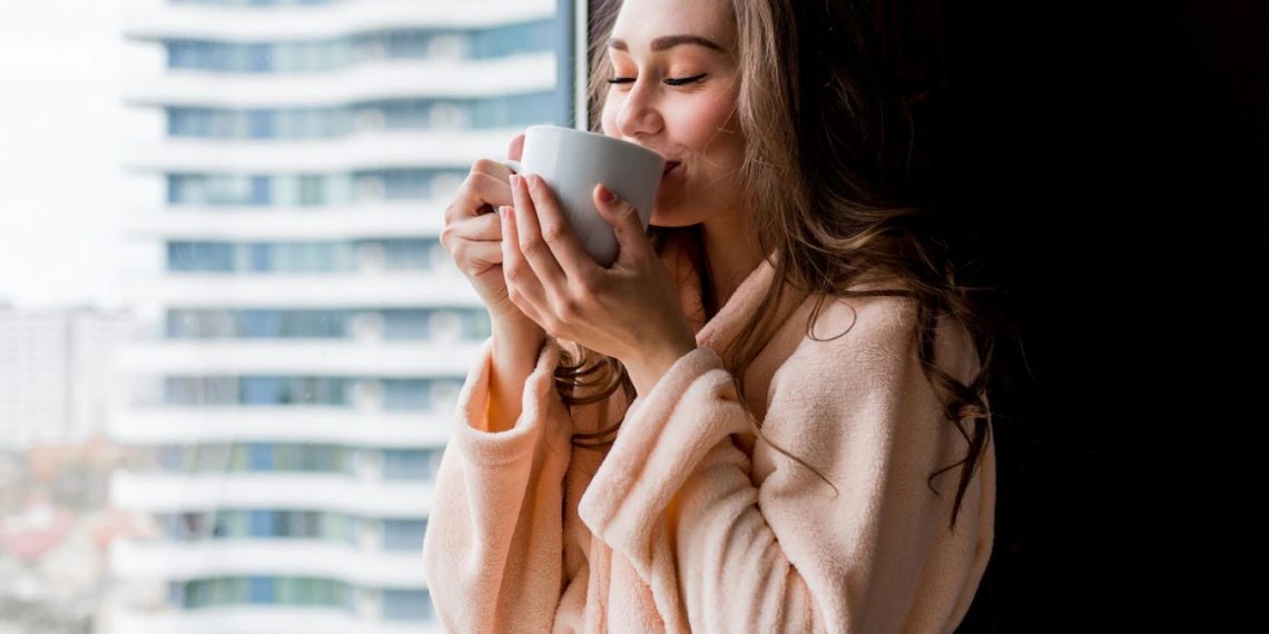 Stručnjaci objasnili ko bi trebao piti hladnu, a ko toplu kafu i zašto