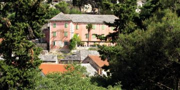 Agroturizam u Dolu na Braču – Kaštil Gospodnetić