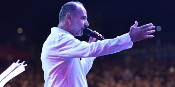 Zečić pokrenuo val koncerata u Hrvatskoj i bacio publiku u delirij.