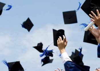 Nikad ne odustaj: Diplomirao u 98. godini života