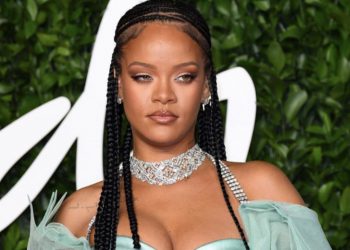 Ovako Rihanna izgleda samo dva mjeseca nakon porođaja