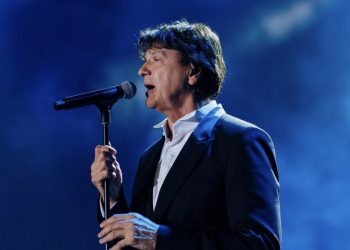 I dalje fatalan po žene: Čolu obožavateljice čekale do 6 u jutro