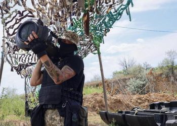 Prvi od 10.000 ukrajinskih vojnika stigli na obuku u Veliku Britaniju