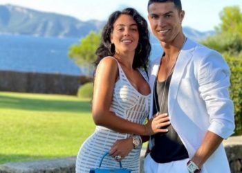 Fotografija najmlađe Ronaldove kćerke izazvala polemiku: Nema ni tri mjeseca, a već ima probušene uši