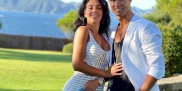 Fotografija najmlađe Ronaldove kćerke izazvala polemiku: Nema ni tri mjeseca, a već ima probušene uši