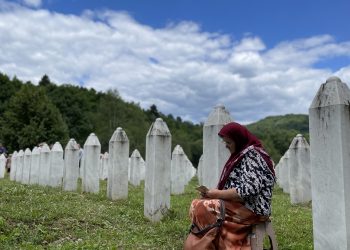 TUGA, BOL I SUZE NE PRESTAJU TEĆI SREBRENICOM