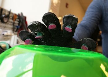 Rukavica inspirirana hobotnicom pomaže ljudima uhvatiti skliske predmete